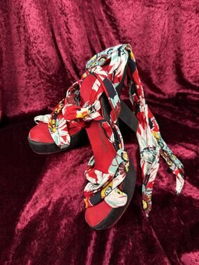VTG Saks Fifth Avenue Platform Pin Up Heels Wood Sole Floral Wrap Tie Sandals